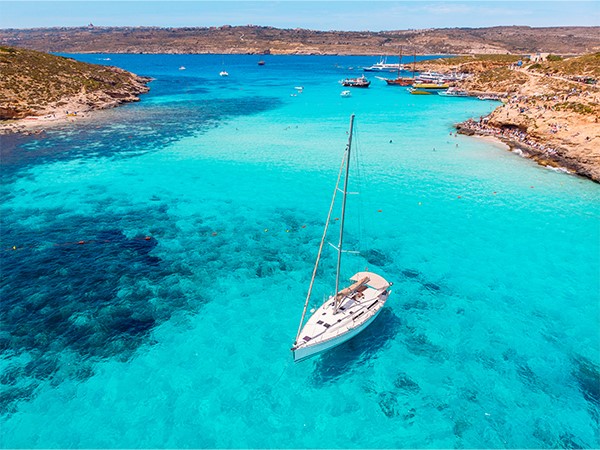 Blue lagoon, beaches and bays catamaran sailing tour